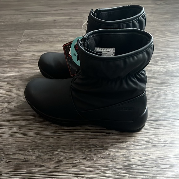 Totes boots - Picture 3 of 7